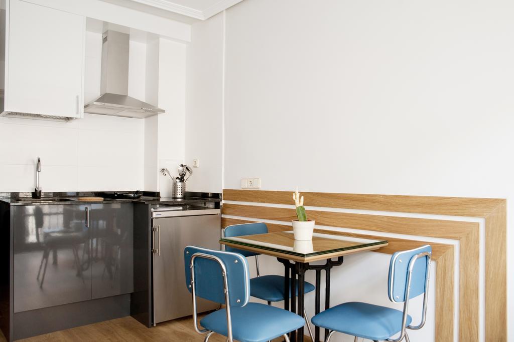 Apartamentos Sabinas Don Jaime Σαραγόσα Δωμάτιο φωτογραφία