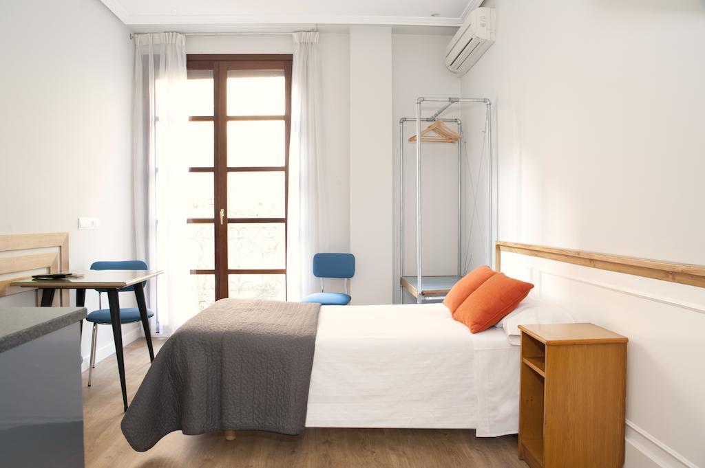 Apartamentos Sabinas Don Jaime Σαραγόσα Δωμάτιο φωτογραφία