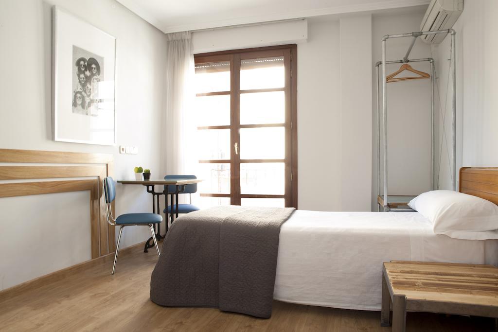Apartamentos Sabinas Don Jaime Σαραγόσα Δωμάτιο φωτογραφία