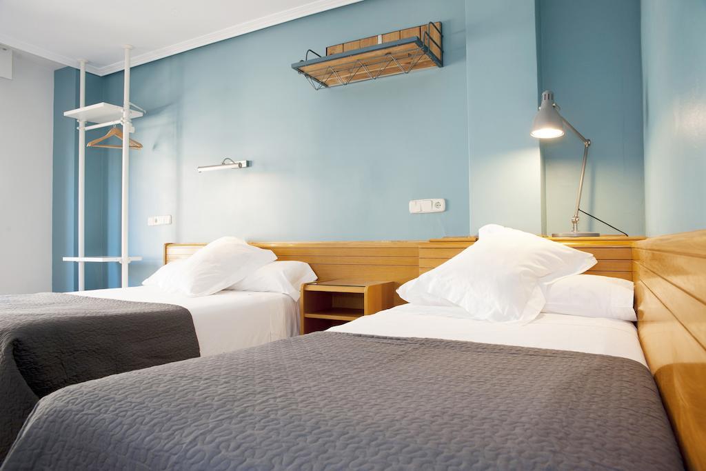 Apartamentos Sabinas Don Jaime Σαραγόσα Δωμάτιο φωτογραφία